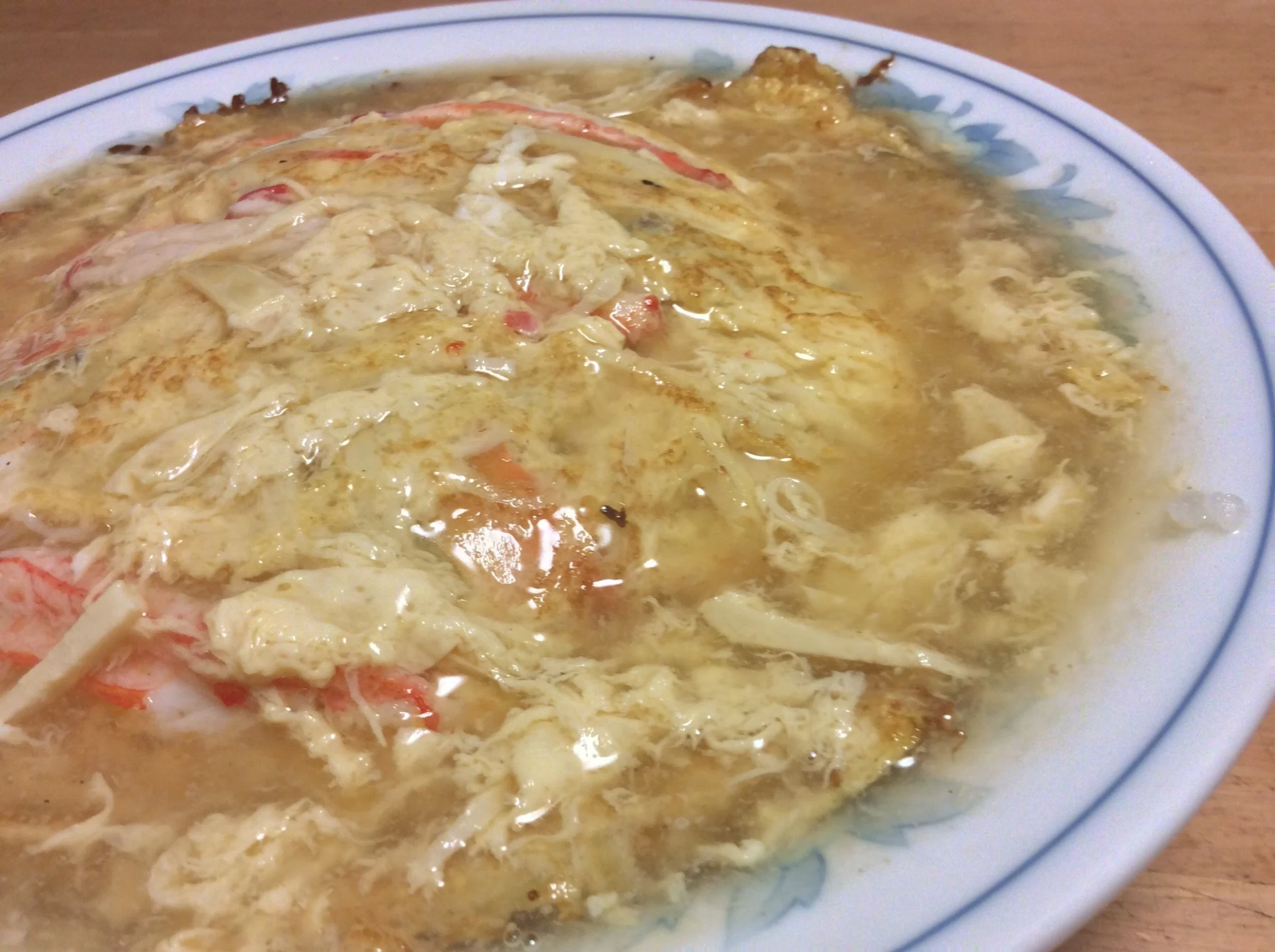 中華菜館チュー福光店の透き通る銀あんをかけた天津飯