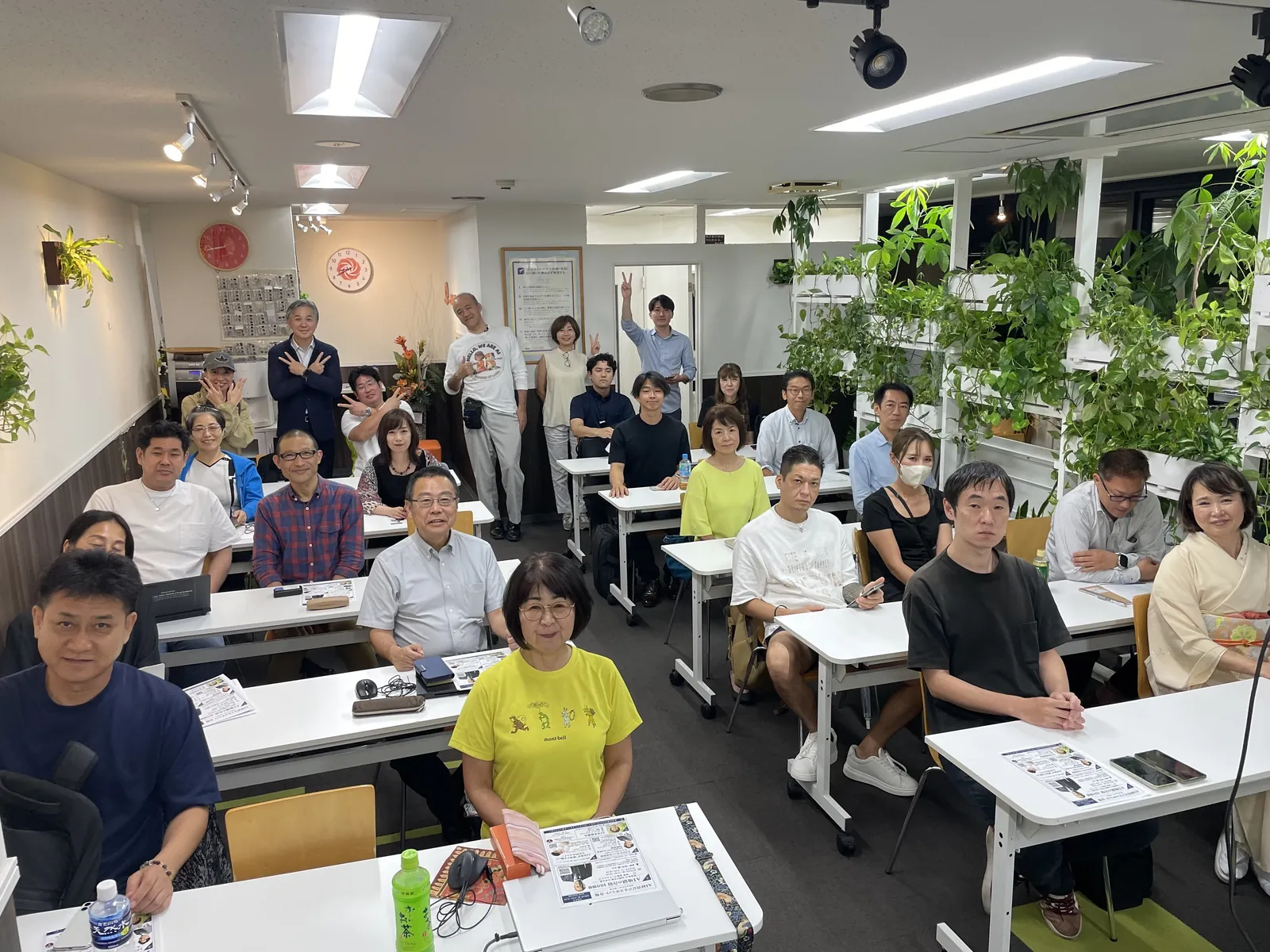 モティベーション大学の会場で撮影した第19回名古屋AI経営ビジネスサミットの参加者の皆さん